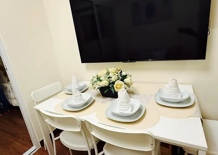 The Camden Place Aesthetic Elegant Unit 15 *